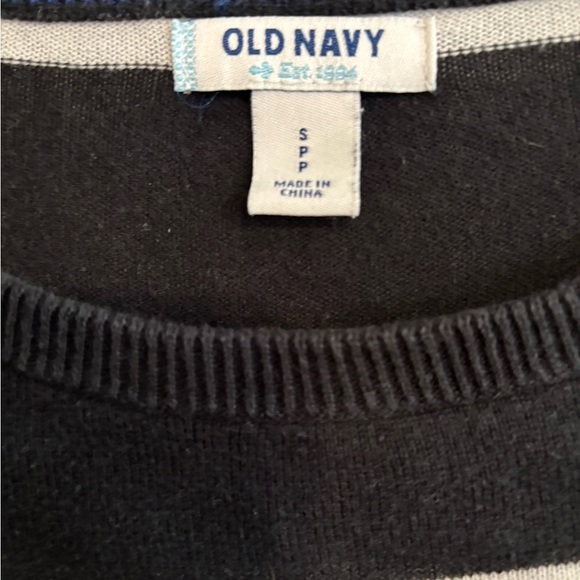 Old Navy Women’s black and white striped sweater size Small - Picture 2 of 4